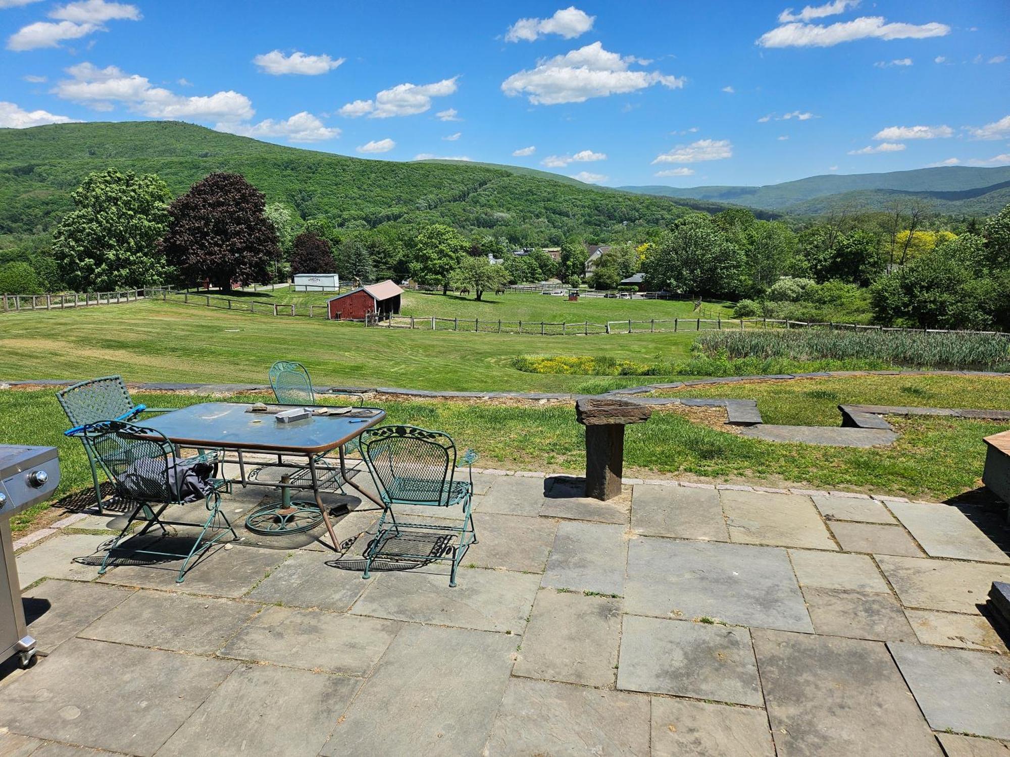Clover Hill Farm & Country Inn Williamstown Exteriör bild