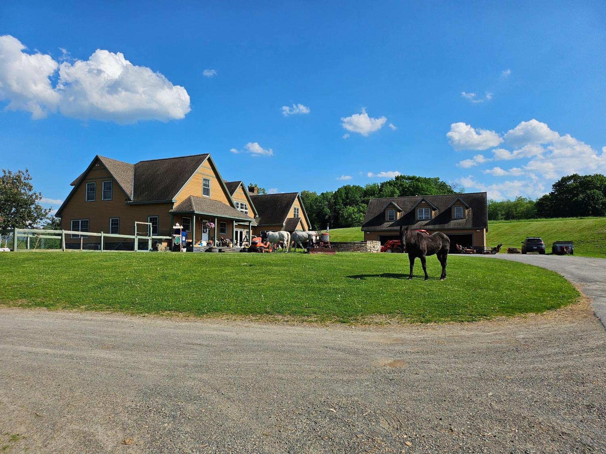 Clover Hill Farm & Country Inn Williamstown Exteriör bild
